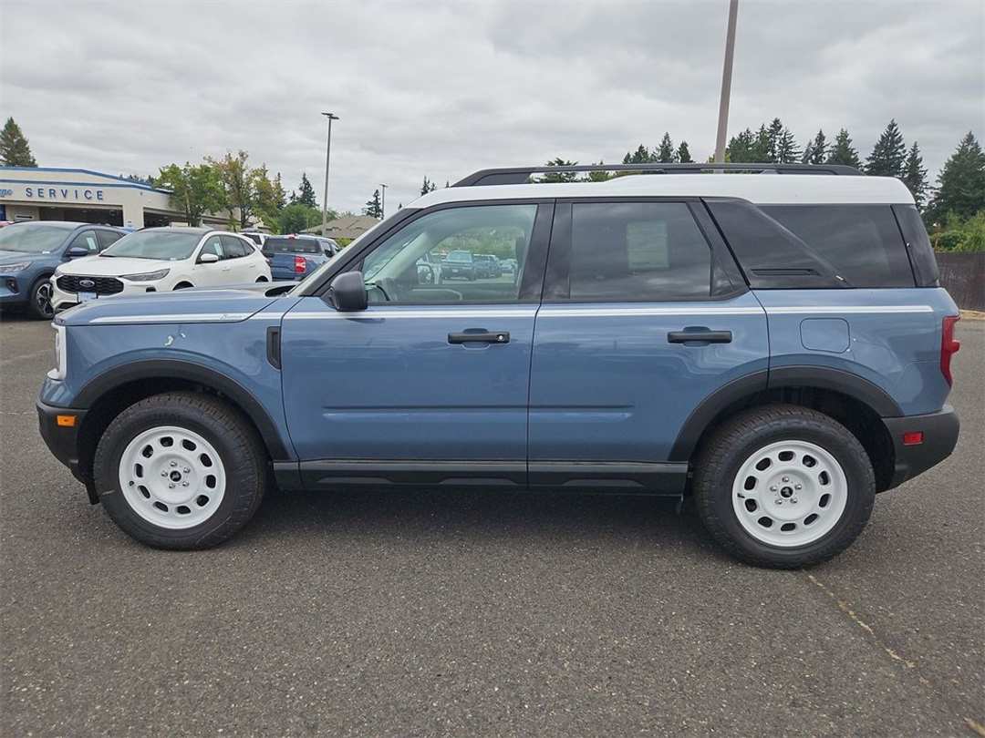 2025 Ford Bronco Sport Heritage - Image 2
