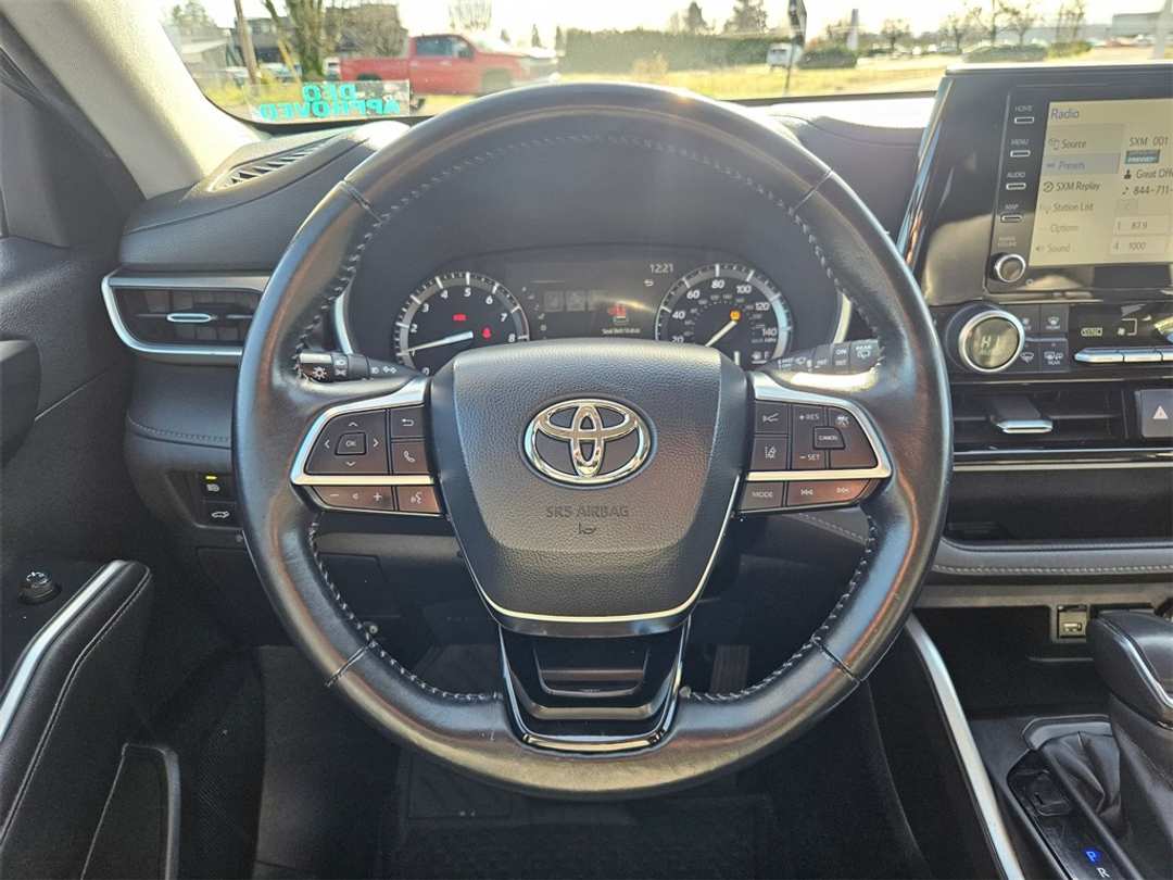 2020 Toyota Highlander XLE - Image 15