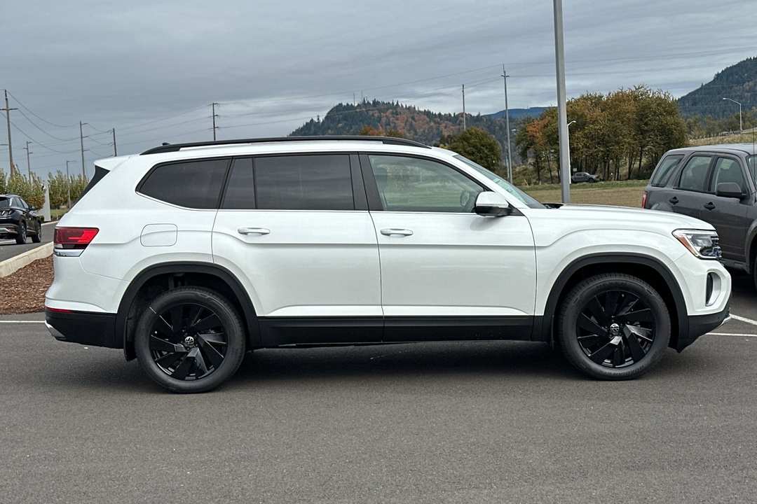 2026 Volkswagen Atlas 2.0T SE w/Technology - Image 2
