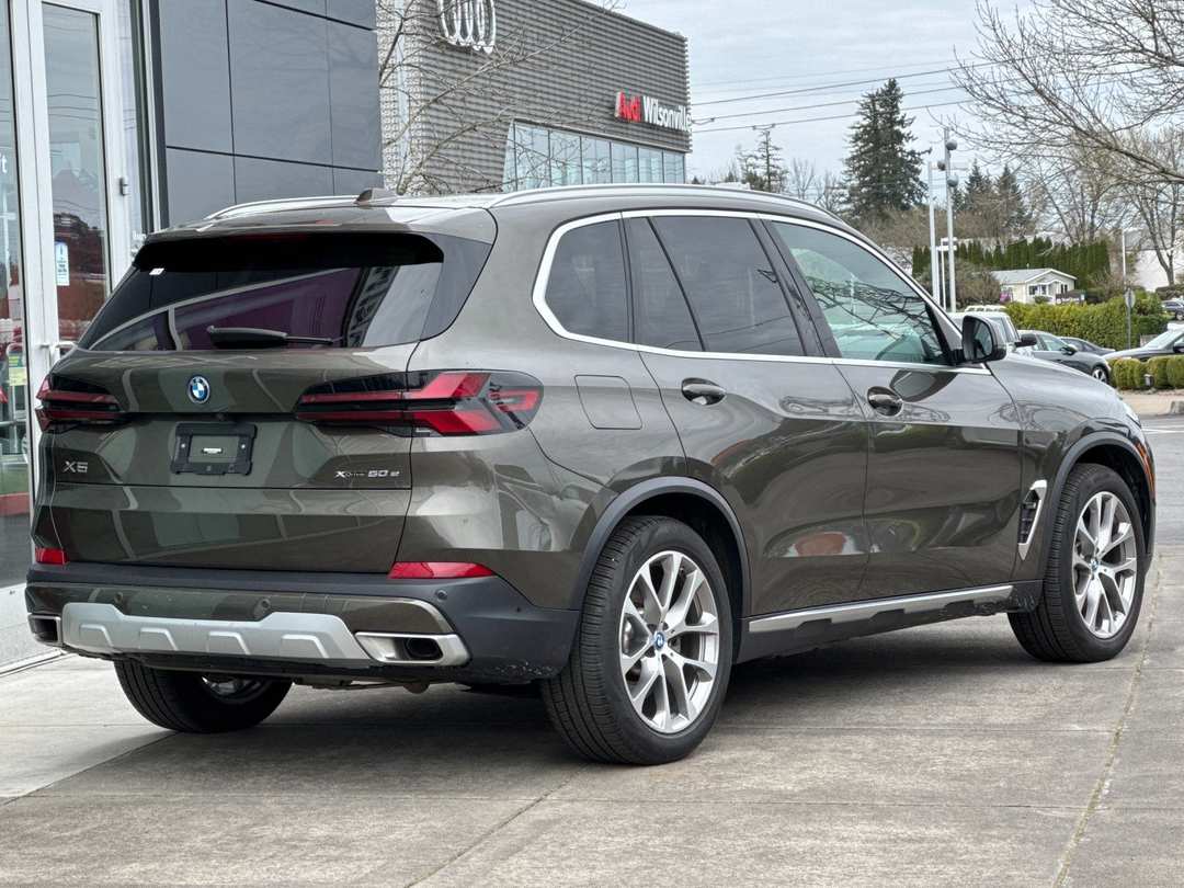 2024 BMW X5 xDrive50e - Image 3