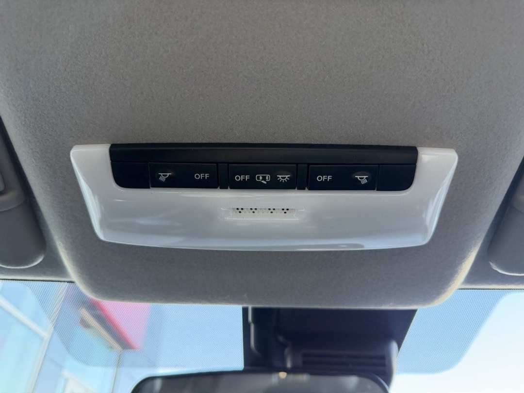 2025 Nissan Versa 1.6 SR - Image 26