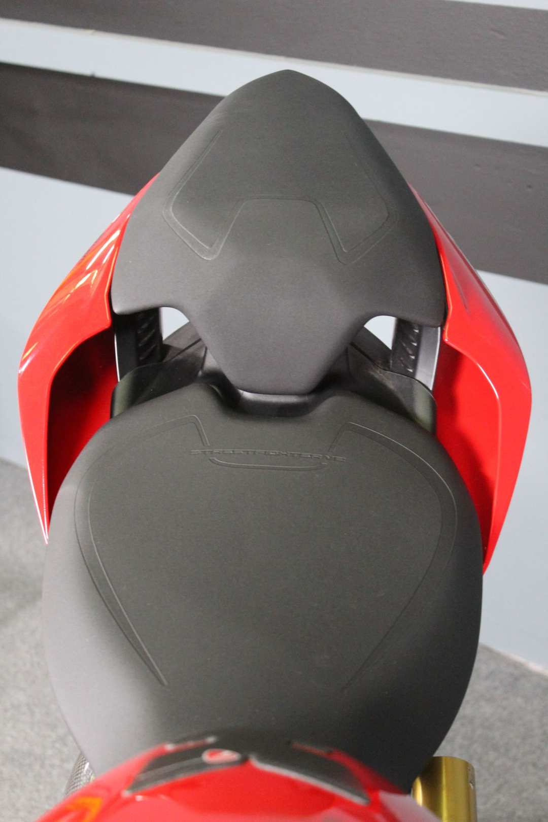 2024 Ducati Streetfighter V2 - Image 17