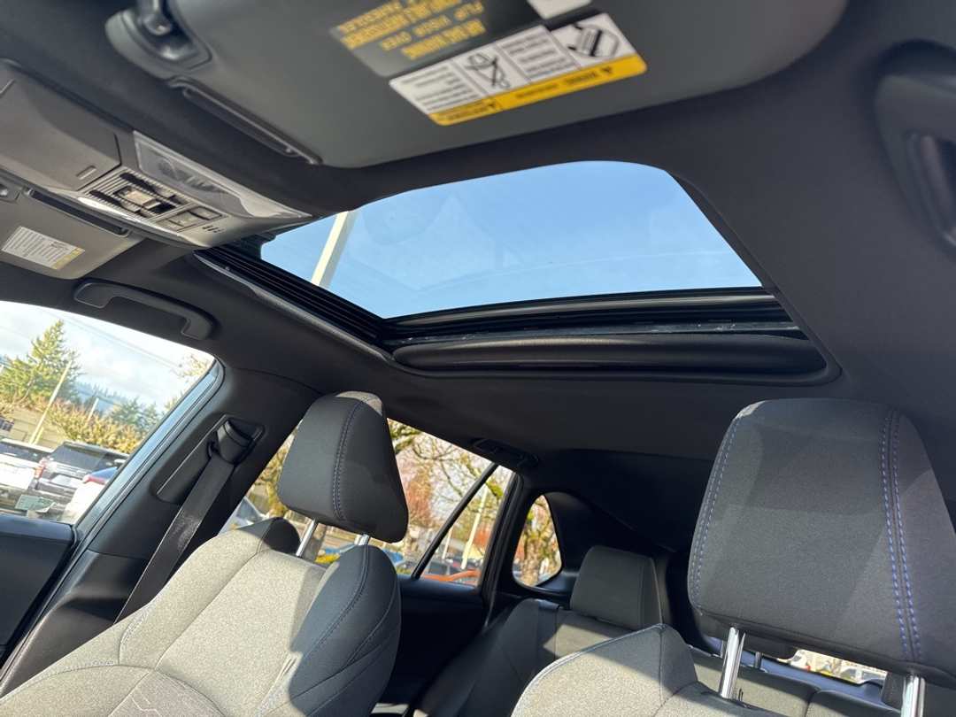 2022 Toyota Rav4 SE - Image 14