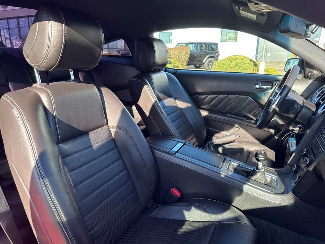 2014 Ford Mustang GT - Image 28