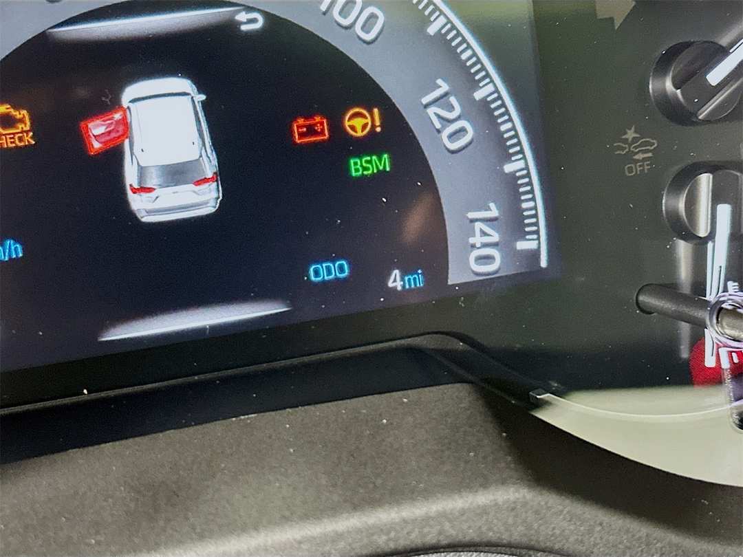 2025 Toyota Rav4 XLE Premium - Image 12