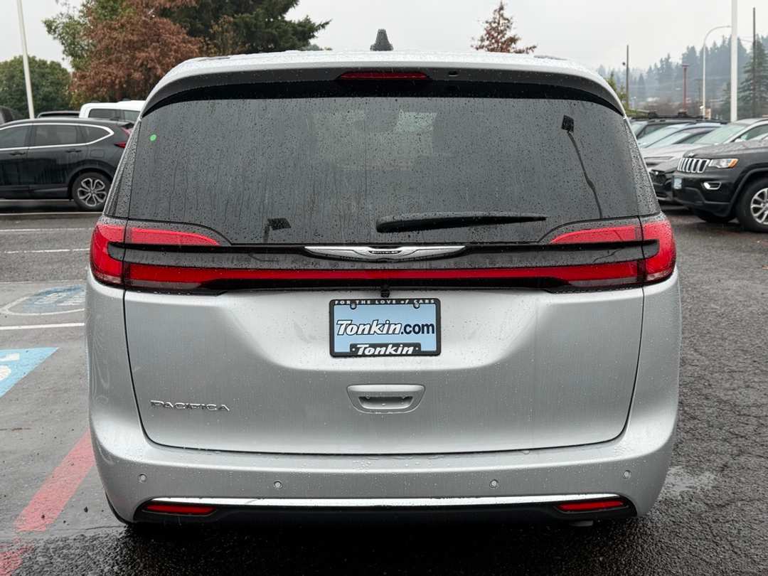 2026 Chrysler Pacifica Select - Image 7