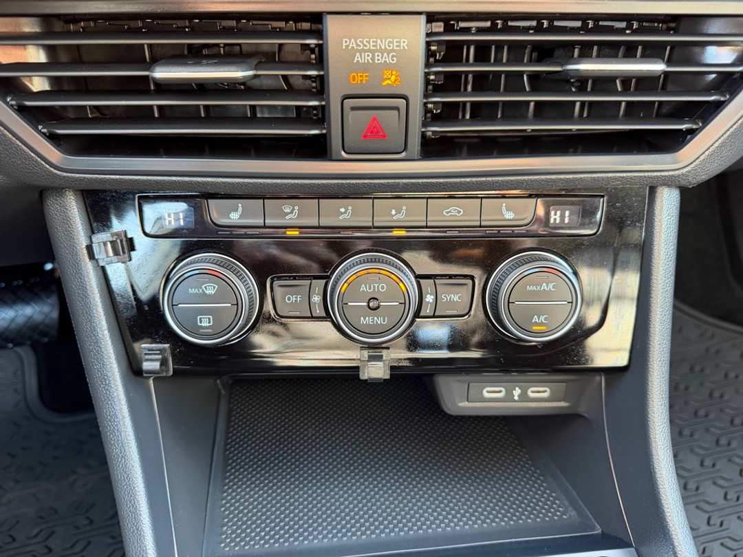 2024 Volkswagen Jetta 1.5T SE - Image 25