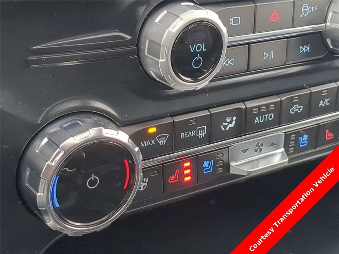 2025 Ford F-150 Lariat - Image 22