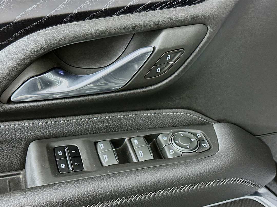 2024 GMC Yukon Denali - Image 19