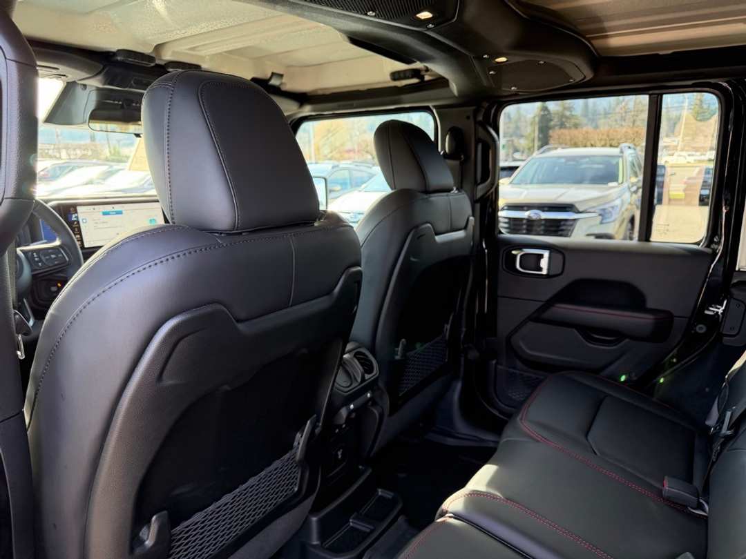 2026 Jeep Wrangler Rubicon - Image 31
