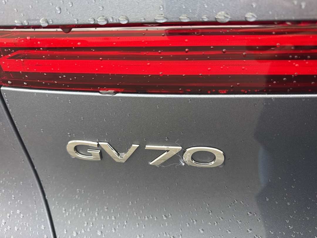 2026 Genesis Gv70 2.5T Advanced - Image 11