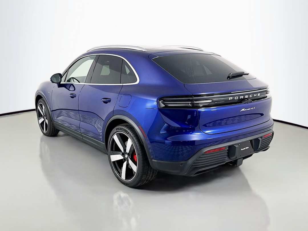 2025 Porsche Macan 4S - Image 3