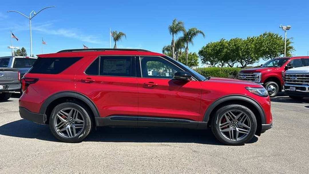 2026 Ford Explorer ST - Image 2
