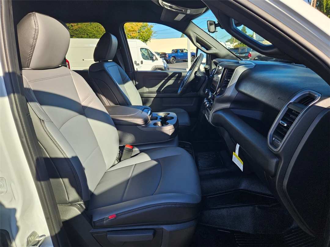 2026 Ram 5500Hd Tradesman - Image 33