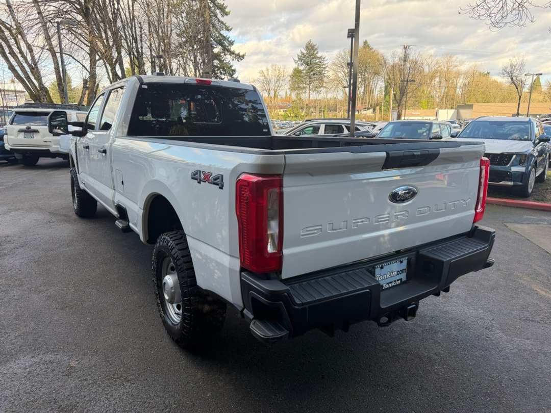 2024 Ford F-350Sd XL - Image 9