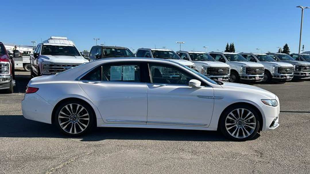 2017 Lincoln Continental Reserve - Image 2