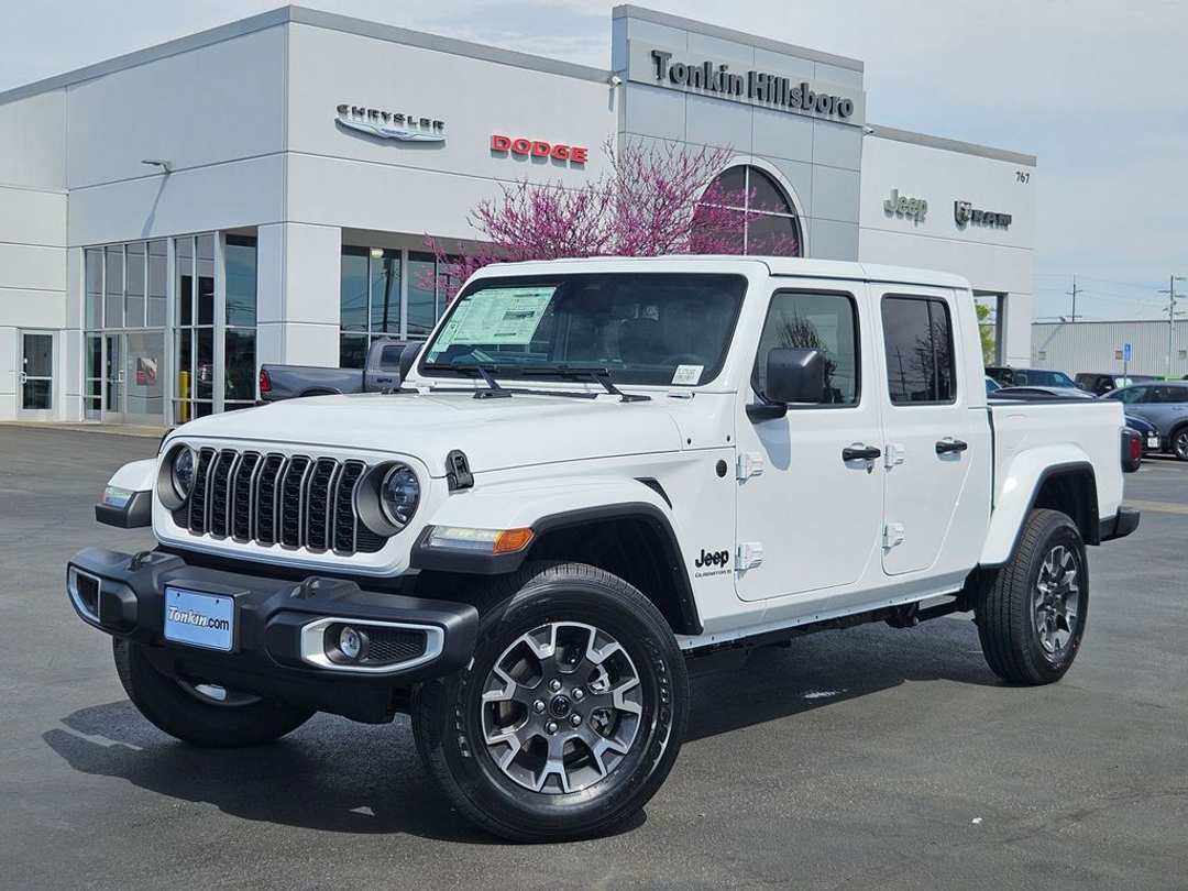 2026 Jeep Gladiator Sahara - Image 2