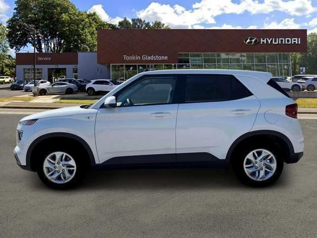 2026 Hyundai Venue SE - Image 3