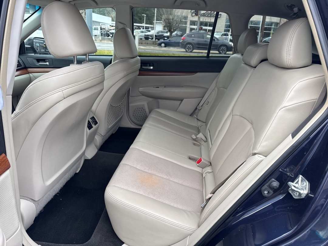 2014 Subaru Outback 3.6R - Image 36