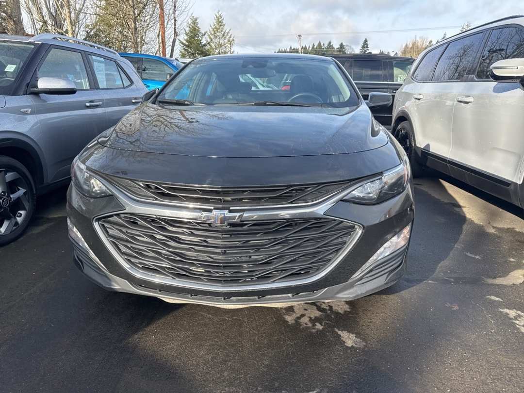 2024 Chevrolet Malibu LT - Image 3