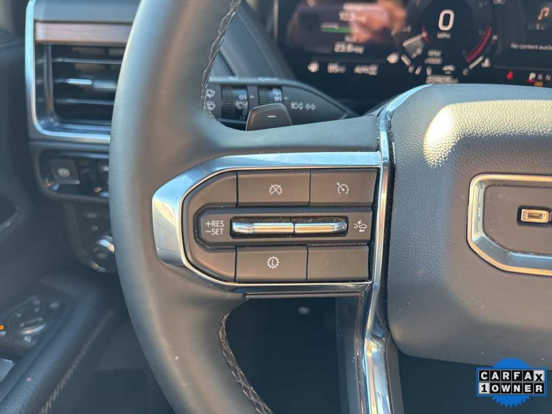 2025 GMC Yukon Denali - Image 34