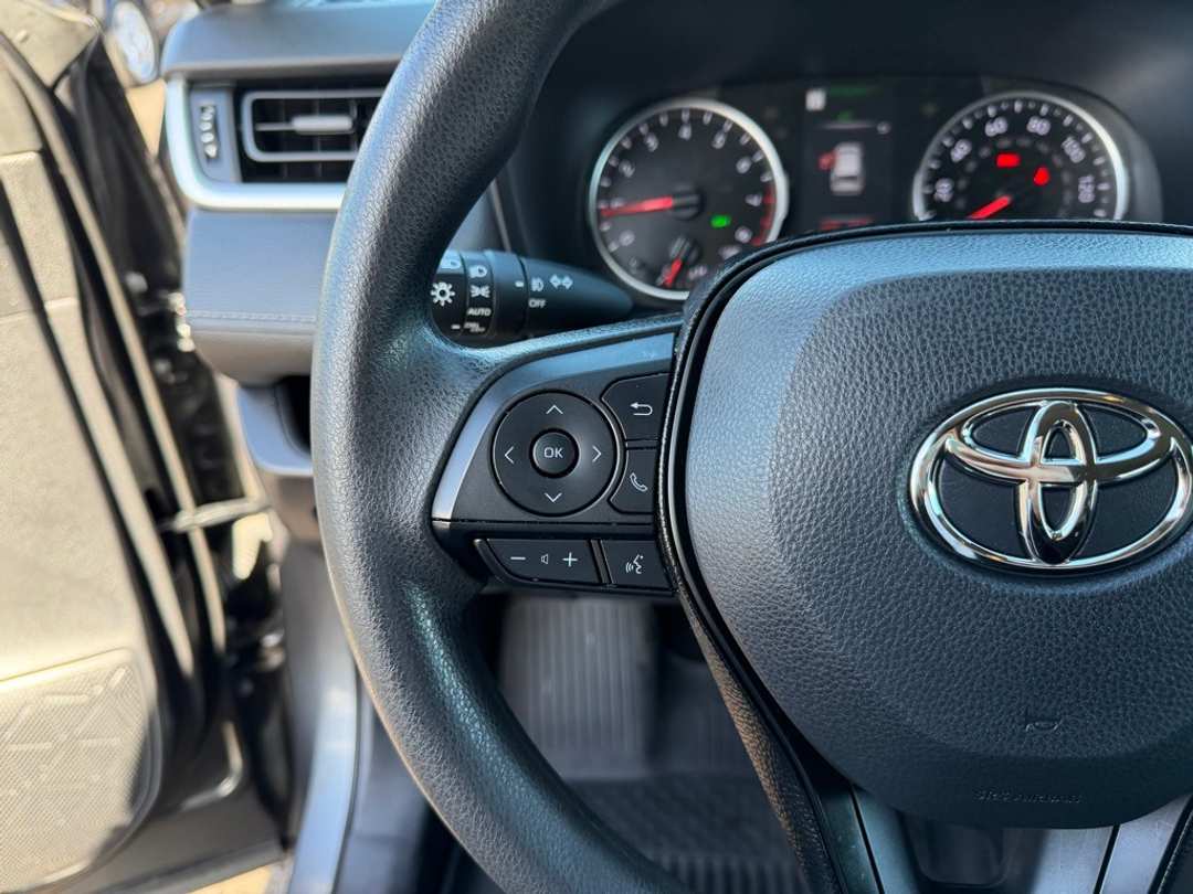 2021 Toyota Rav4 XLE - Image 17