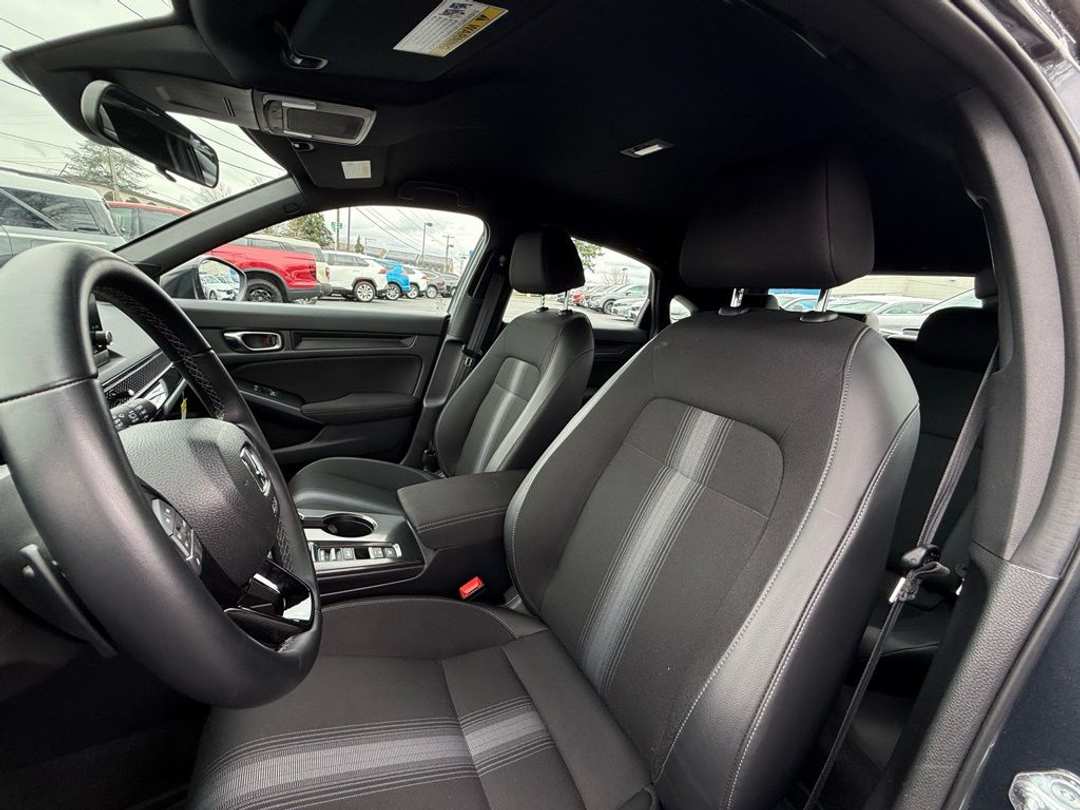2025 Honda Civic Sport - Image 31