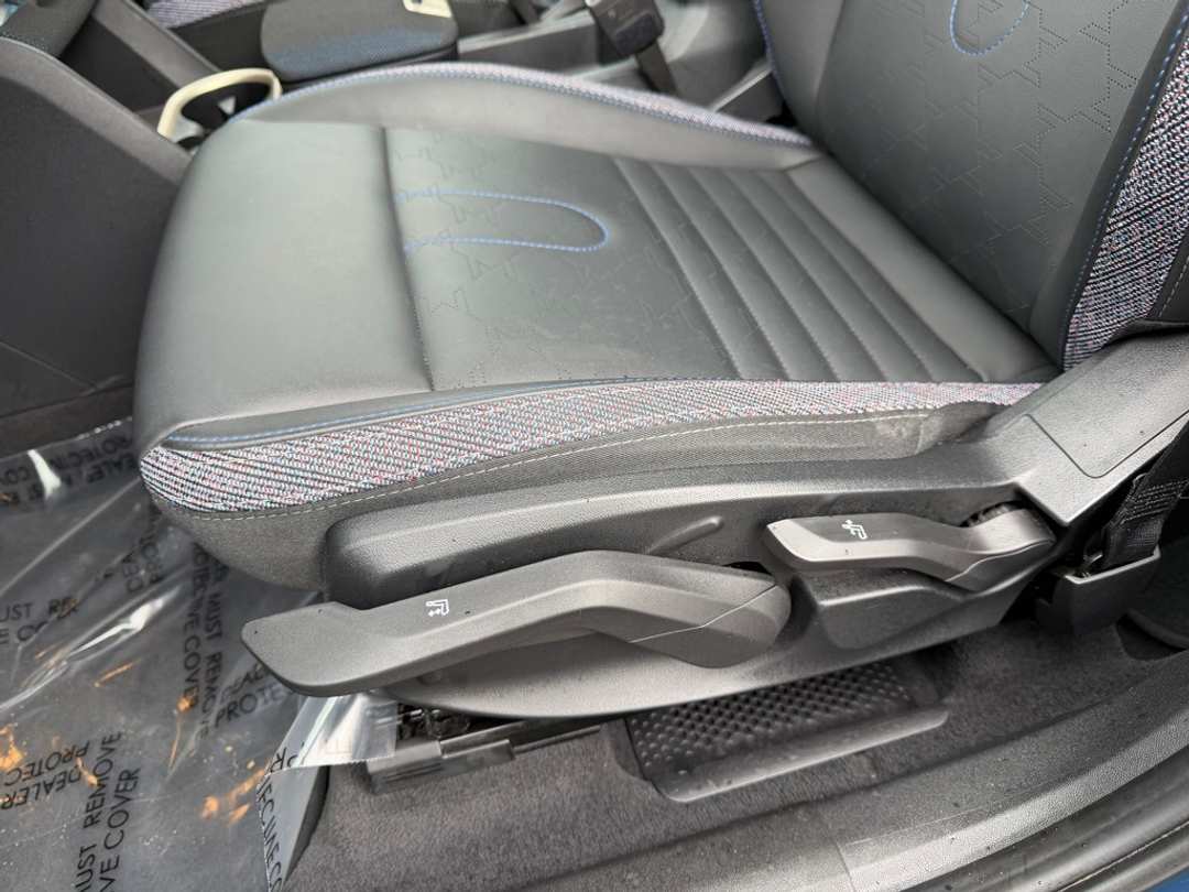 2025 MINI Cooper S Countryman Signature Plus - Image 16