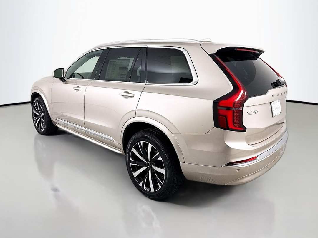 2026 Volvo Xc90 B6 Core - Image 3