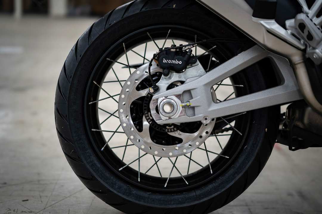2024 Ducati Multistrada V4 S Travel & Radar Spoked Wheels - Image 6